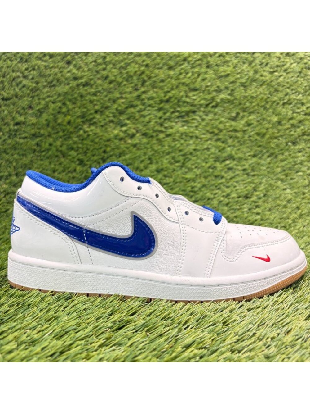 Nike Air Jordan 1 Low Mens Size 7 White Blue Athletic Basketball Shoes Sneakers